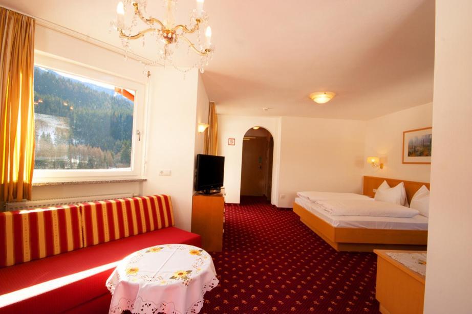 Hotel Seehof Monguelfo-Tesido / Welsberg-Taisten Rom bilde